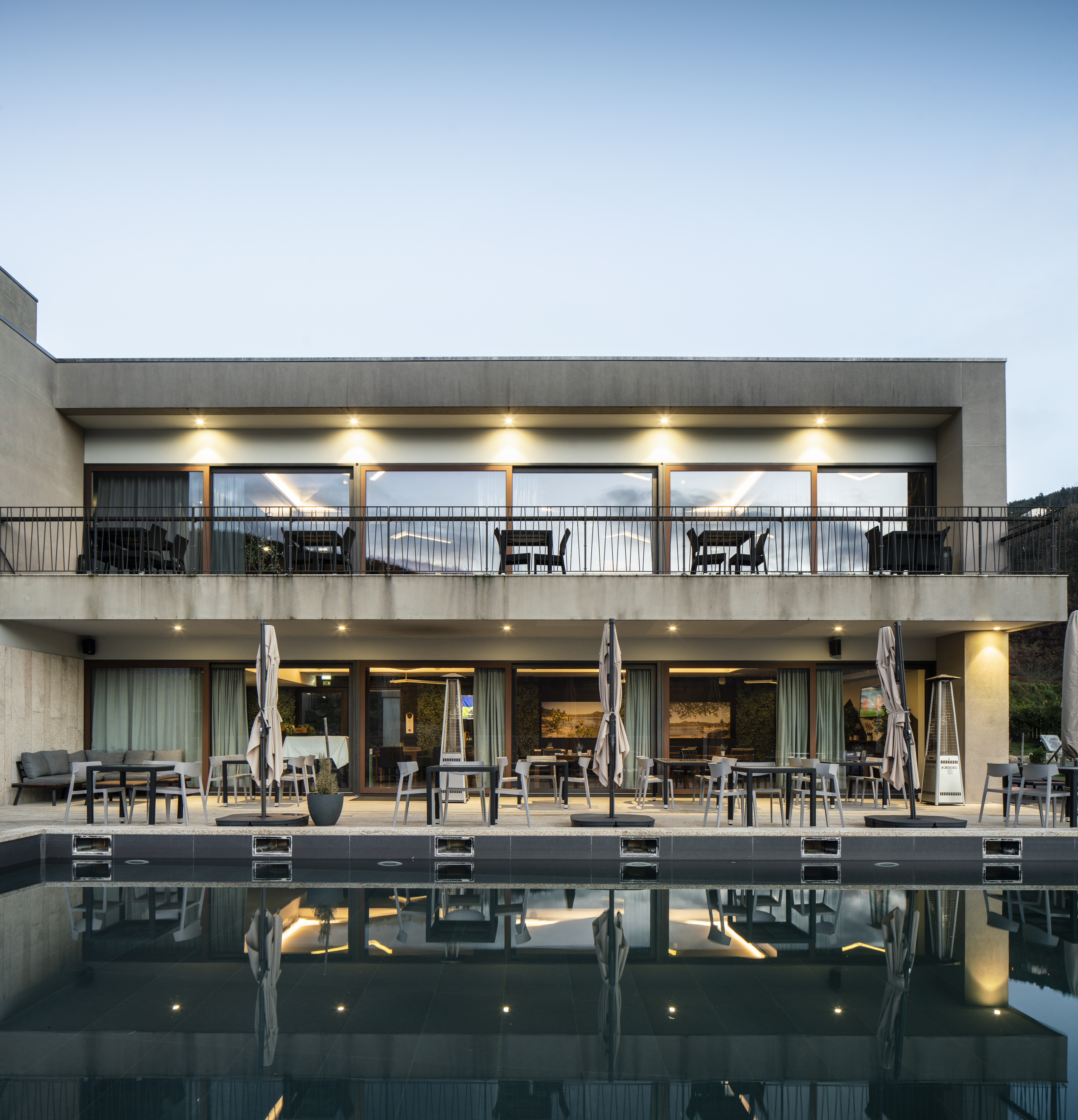 Fotografia ilustrativa dos sistemas de alumnio Navarra: Aqua Village Health Resort Spa, Orange Arquitetura/Grupo Navarra Foto...