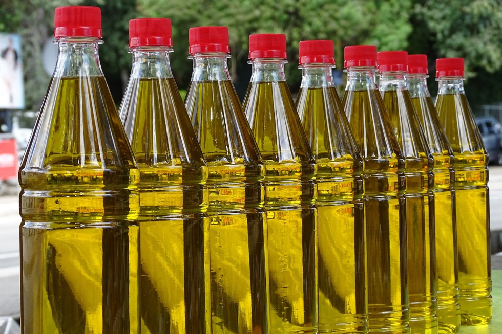 En general, se aprueba la rebaja del IVA del aceite de oliva, pero se pide que se tengan en cuenta a los productores...