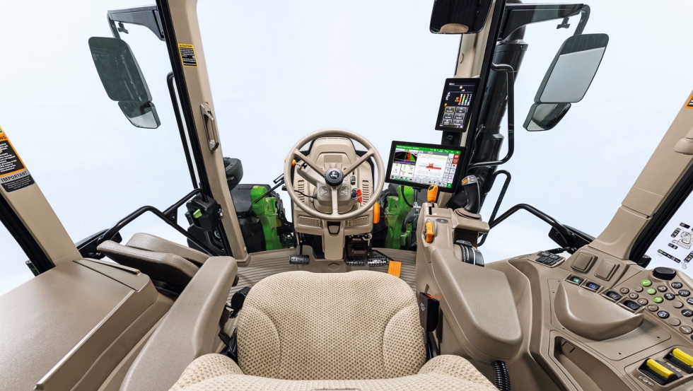 Puesto de conduccin de los nuevos John Deere 6M