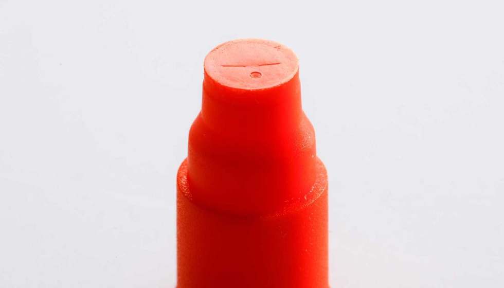 As vlvulas de infuso produzidas em 32 dobras so feitas de borracha de silicone lquido no auto-regenerativa e so cortadas diretamente no...
