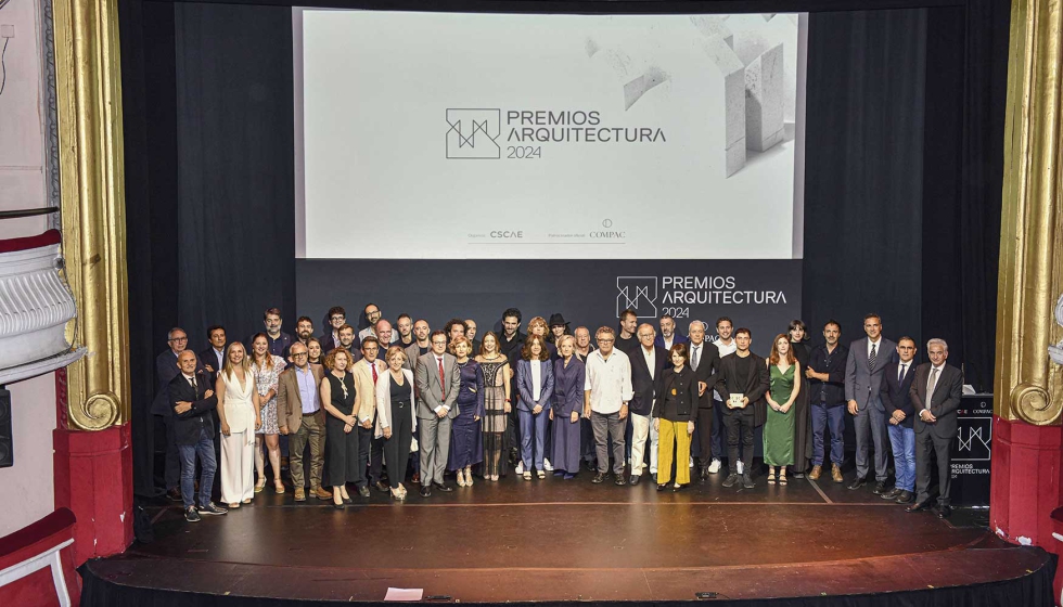 Foto de familia de la gala de los Premios Arquitectura 2024