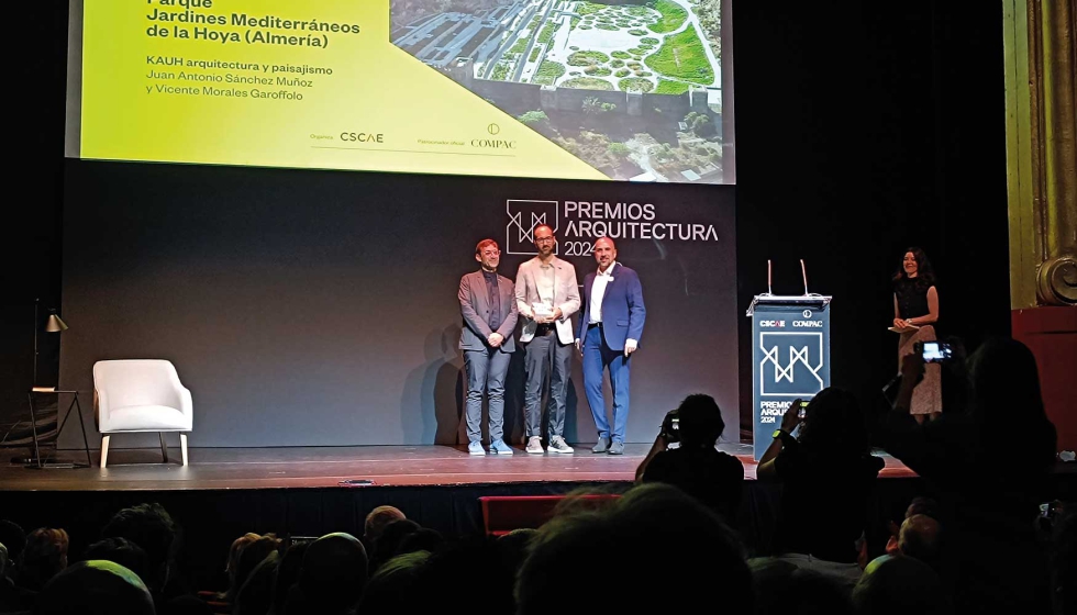 Entrega del premio Sostenibilidad y Salud que recay en el Parque Jardines Mediterrneos de la Hoya en Almera, de Kauh arquitectura y paisajismo...