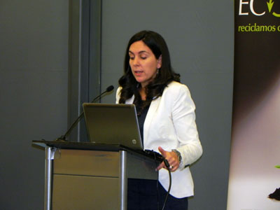 Teresa Meja, directora de Operaciones de Ecolum, durante su intervencin en la reunin de productores