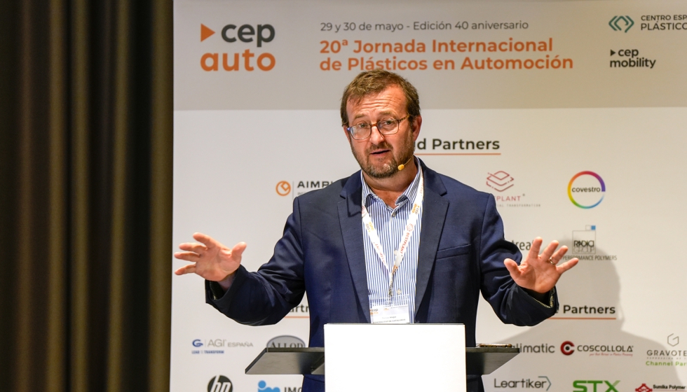 O encerramento institucional foi feito por Tom�s Meg�a...