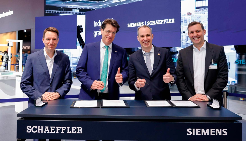 De izquierda a derecha, Roberto Henkel, Senior Vice President Digitalization & Operations IT en Schaeffler, Klaus Rosenfeld, CEO de Schaeffler...