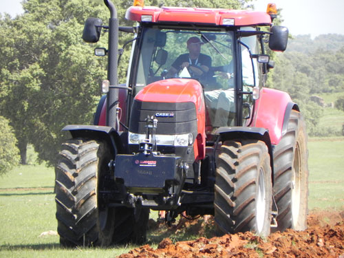 Case IH clients will have the opportunity to try the tractors with the Efficient Power engine