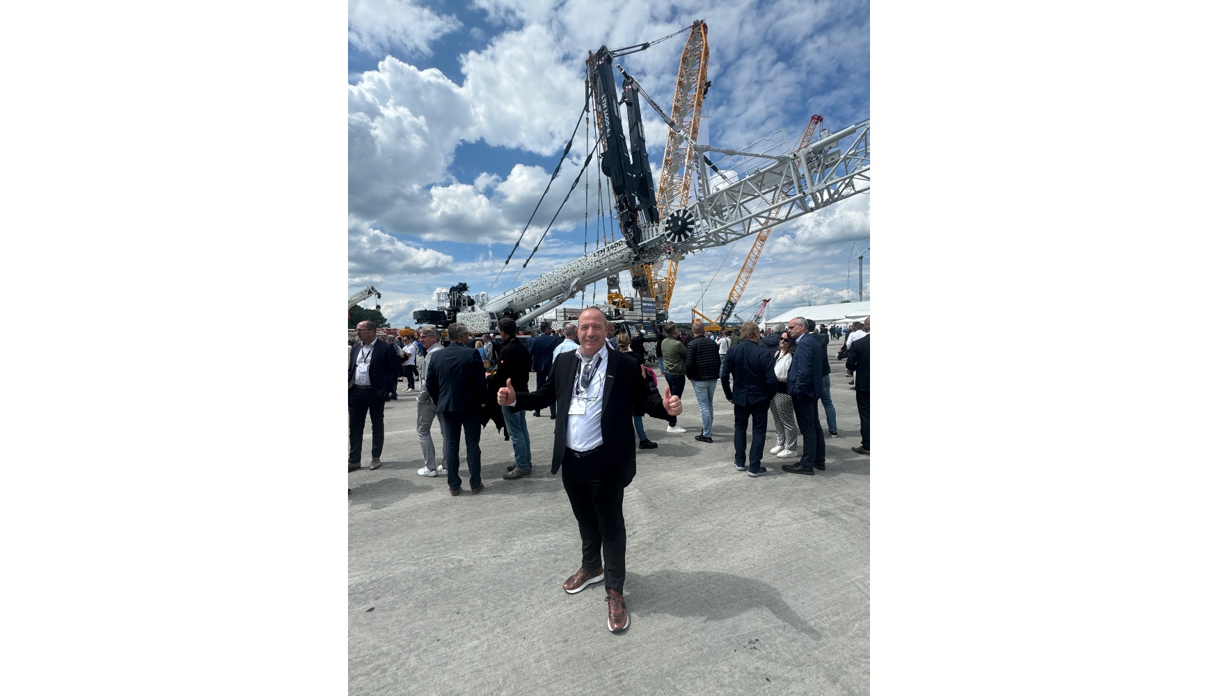 Tobias B�hler, diretor-geral da Liebherr Ib�rica