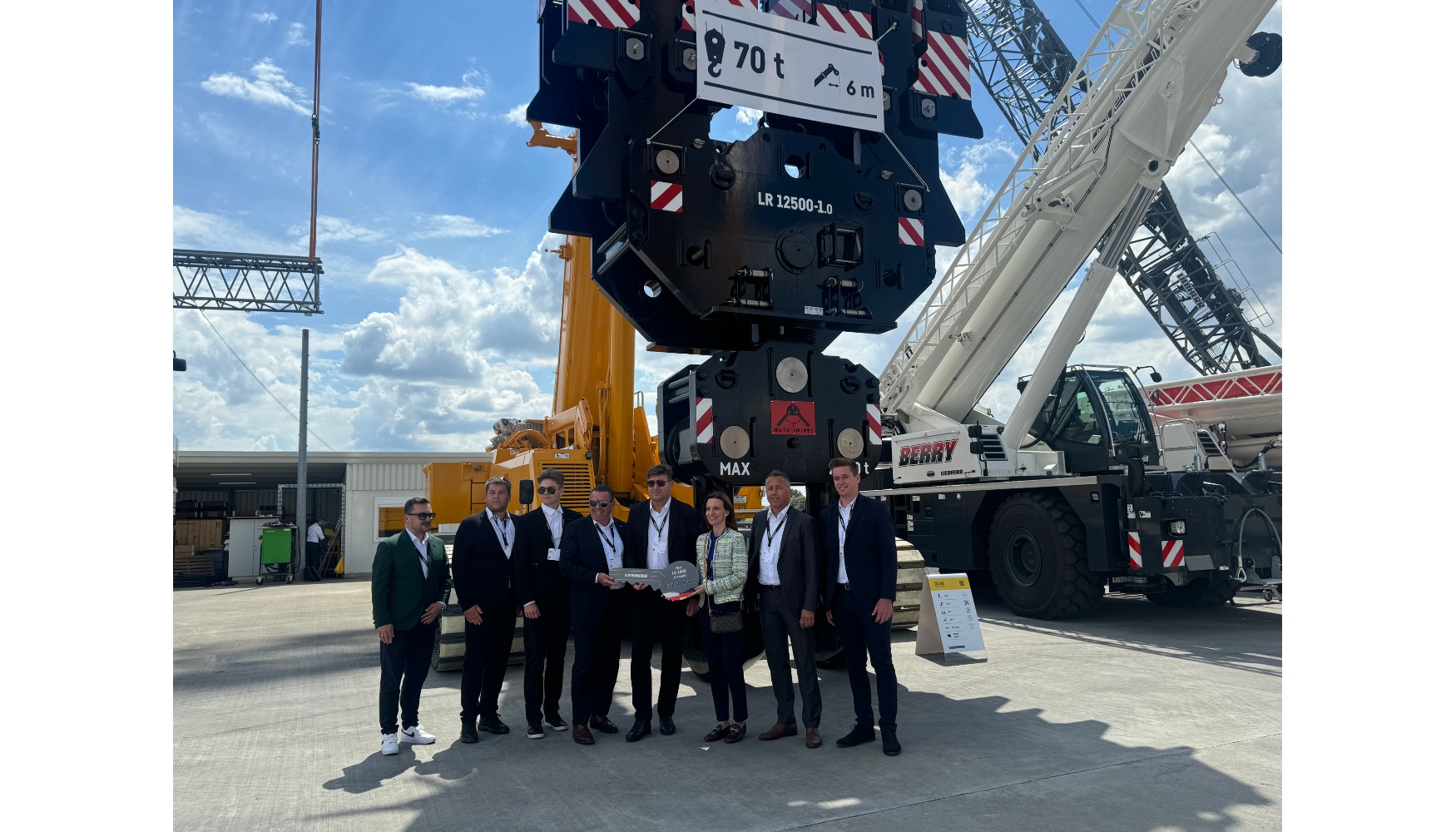 Sophie Albrecht, membro do Conselho de Administra��o da Liebherr e neta do fundador da Liebherr, Hans Liebherr, e Christoph Kleiner...