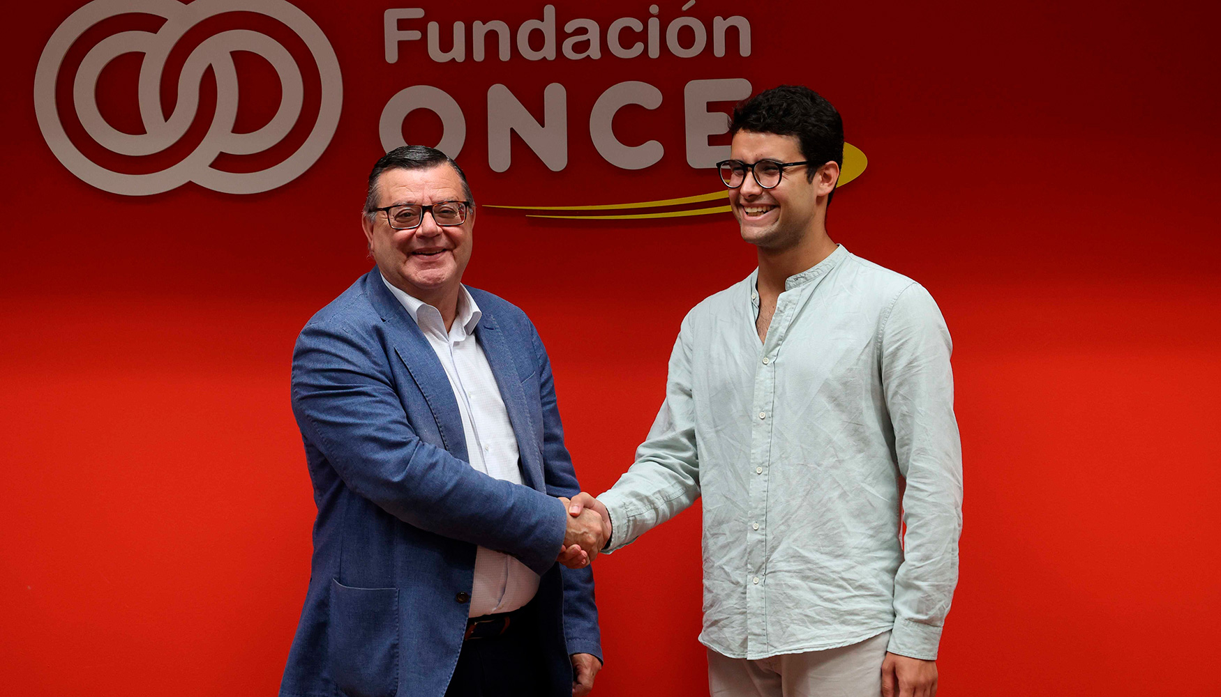 Jos Luis Martnez Donoso, director general de Fundacin ONCE, y Alfonso Campuzano Jimnez, presidente de la CREUP...