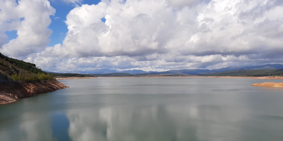 Presa de Aguilar de Campoo (Palencia). Foto: CHD