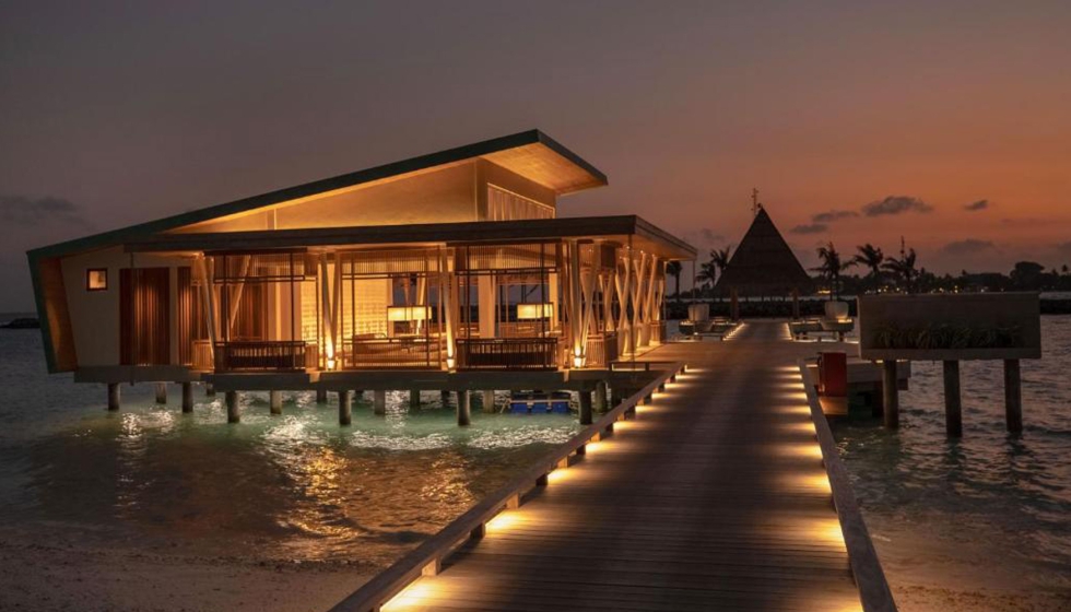 Kuda Villingili Resort (Maldivas), ha apostado por la luminaria de Linea Light Group Kuda Villingili Resort (Maldivas), ha apostado por la luminaria de Linea Light Group