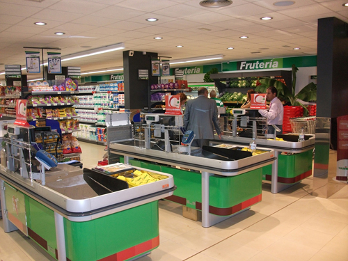 Interior del supermercado Cashun