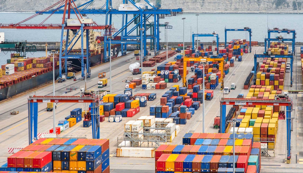 Foto de El trfico de mercancas por los puertos de inters general creci el 3,4% en el primer semestre de 2024