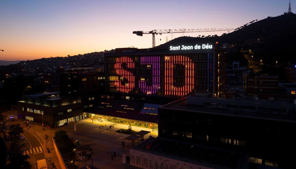 La fachada redefine la arquitectura hospitalaria en Barcelona y deslumbra con su innovadora iluminacin experiencial