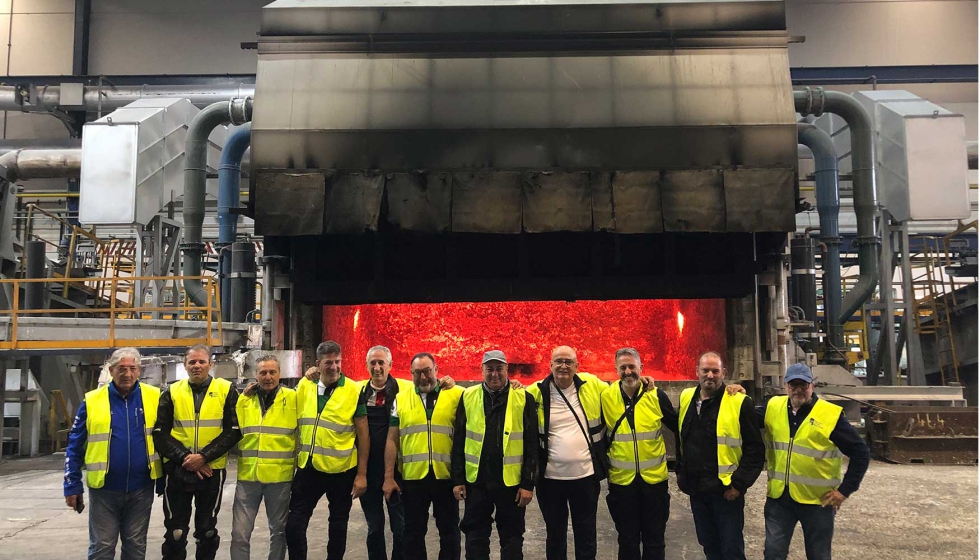 Los miembros de la Ruta del Cerramiento con Manolo Lpez, fundador de Grupo Lpez Bolaos