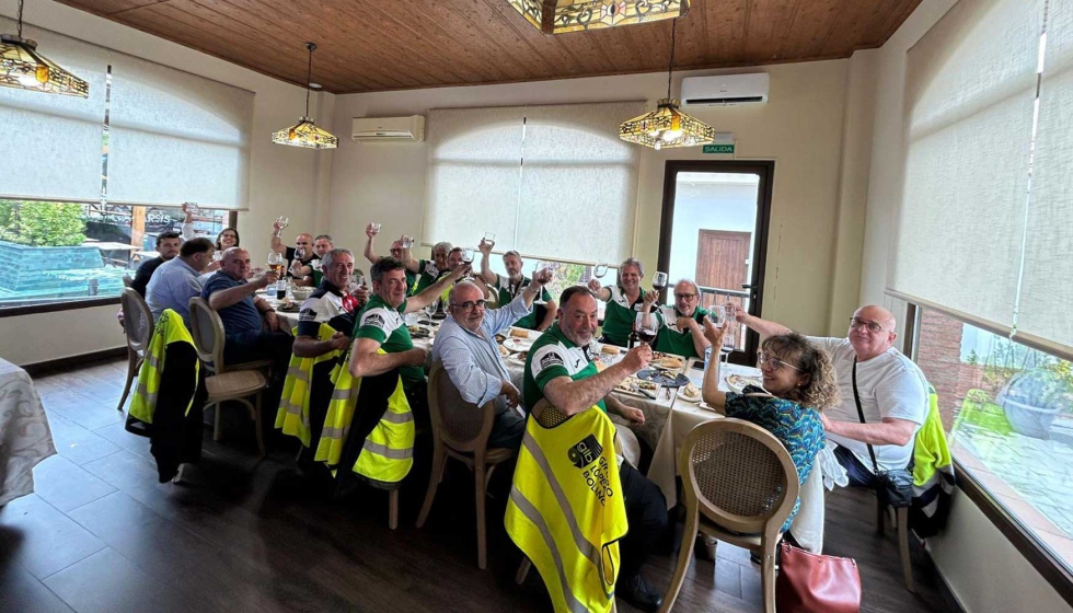 Los responsables de Grupo Lpez Bolaos invitaron a comer a los integrantes de la Ruta del Cerramiento