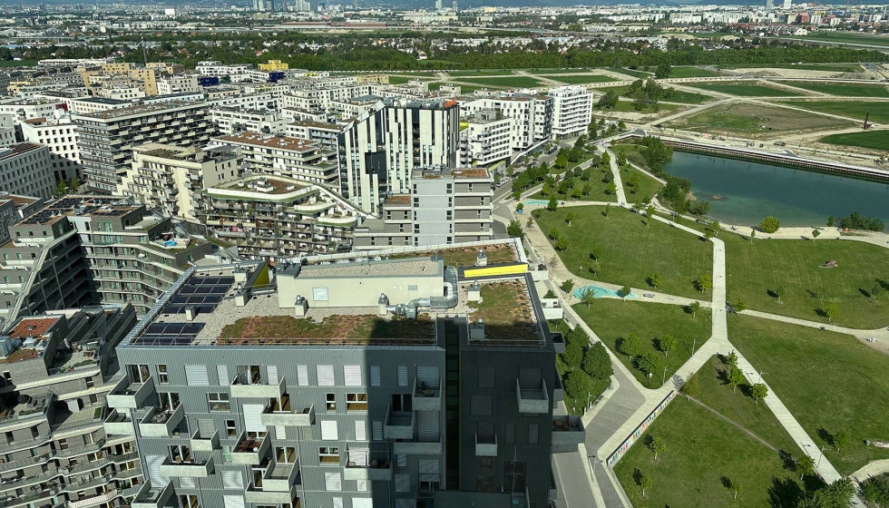 Vista aérea de este barrio vienés desde el HoHo Tower, uno de los edificios de madera más altos del país