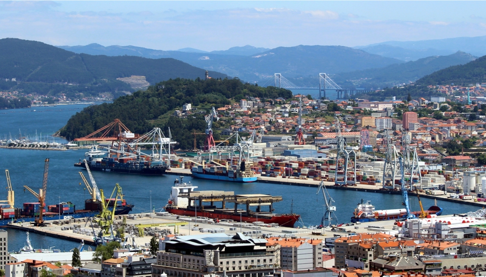 Foto de Vigo, el puerto gallego de mercanca general