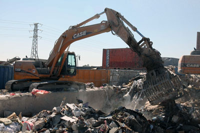 La excavadora de cadenas Case CX330 ofrece tambin grandes posibilidades en el sector del reciclaje