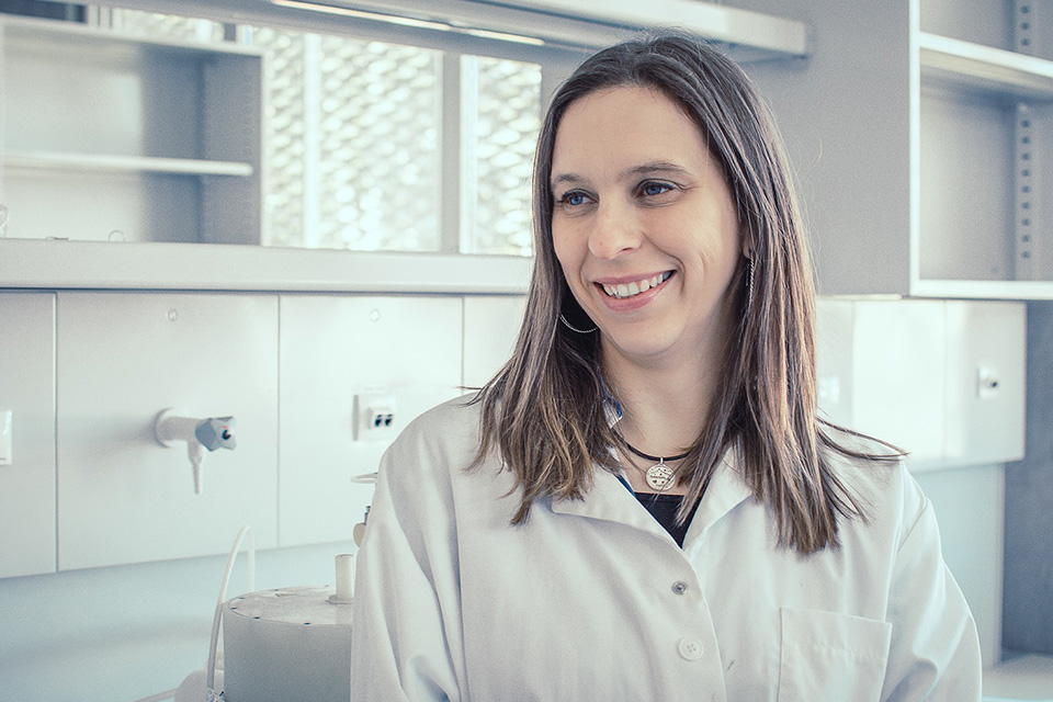 Margarida M. Fernandes, do Centro de Sistemas Microelectromecnicos (CMEMS) da Escola de Engenharia da Universidade do Minho...