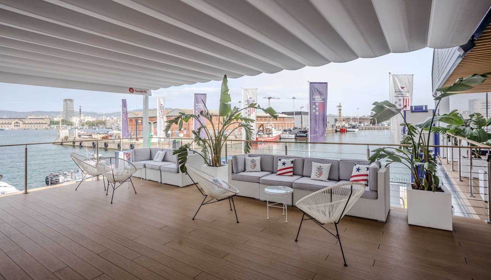 La intervencin de Sauleda cubre la terraza de la base americana, con vistas al campo de regatas