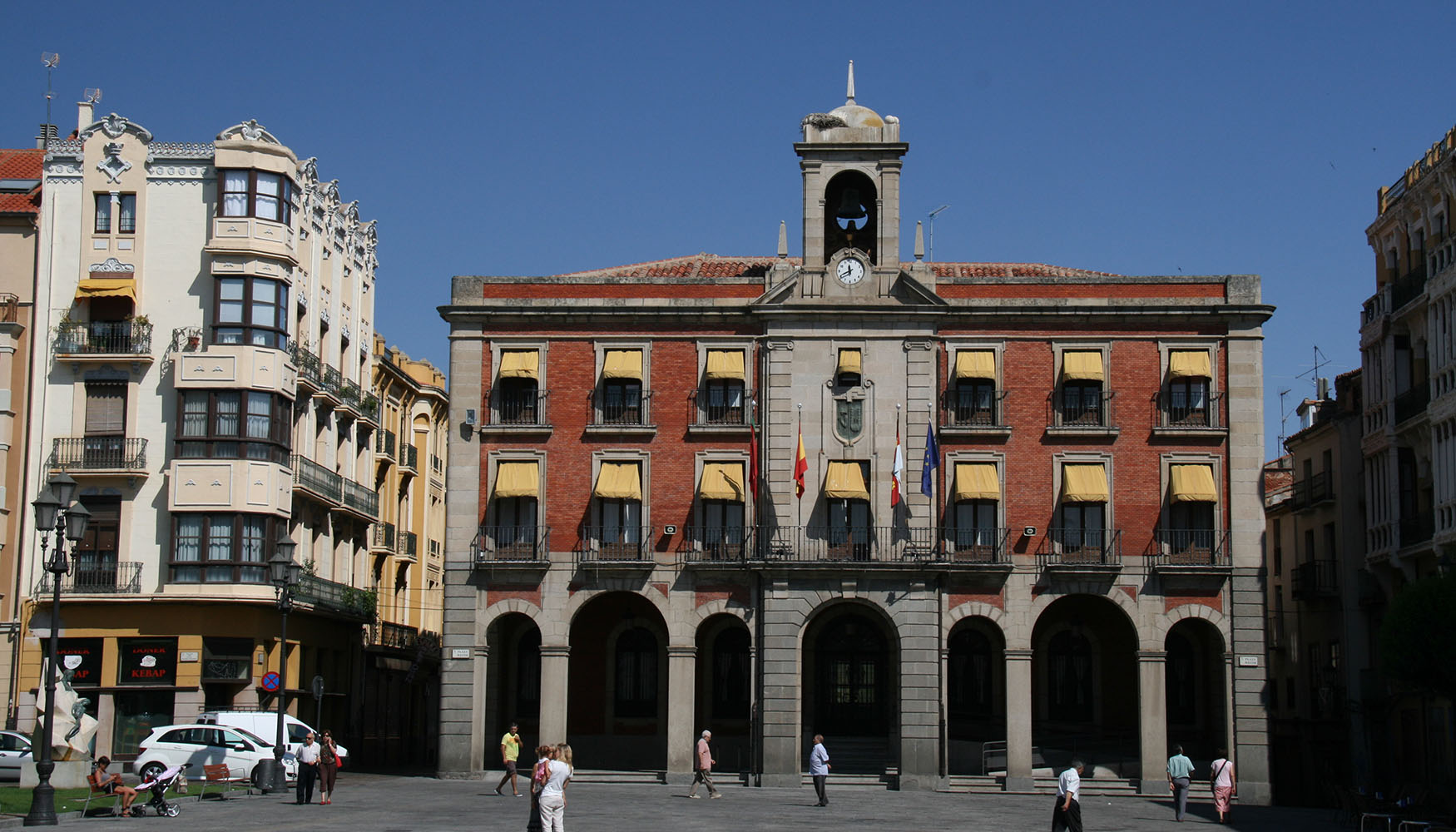 Fachada del edificio que alberga la sede del Ayuntamiento de Zamora. Foto: Tamorlan