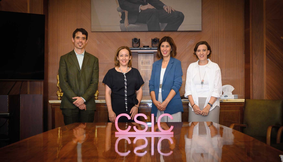 Roco Arroyo, presidenta de AseBio; y Elosa del Pino, presidenta del Consejo Superior de Investigaciones Cientficas (CSIC)...