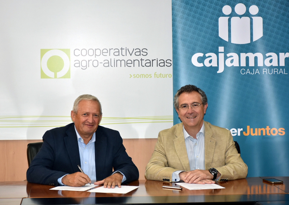 Firma del convenio entre Cooperativas Agro-alimentarias de Espaa y Cajamar Caja Rural