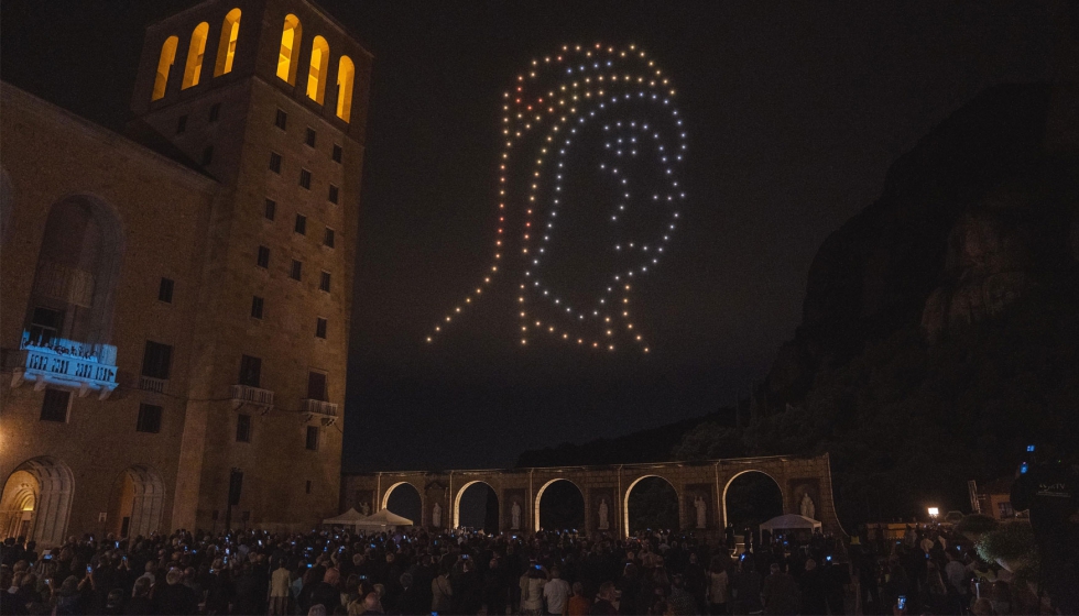 La mtica imagen de la Virgen de Montserrat iluminada por decenas de drones en los actos de conmemoracin del Milenario de la Abada...