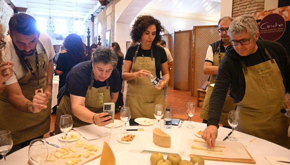 Cata de quesos en los Premios Cincho