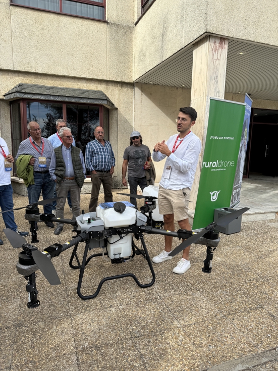 lex Tuta, CEO de Eurocopter Dron durante la explicacin de producto en el exterior del hotel Europa Centro