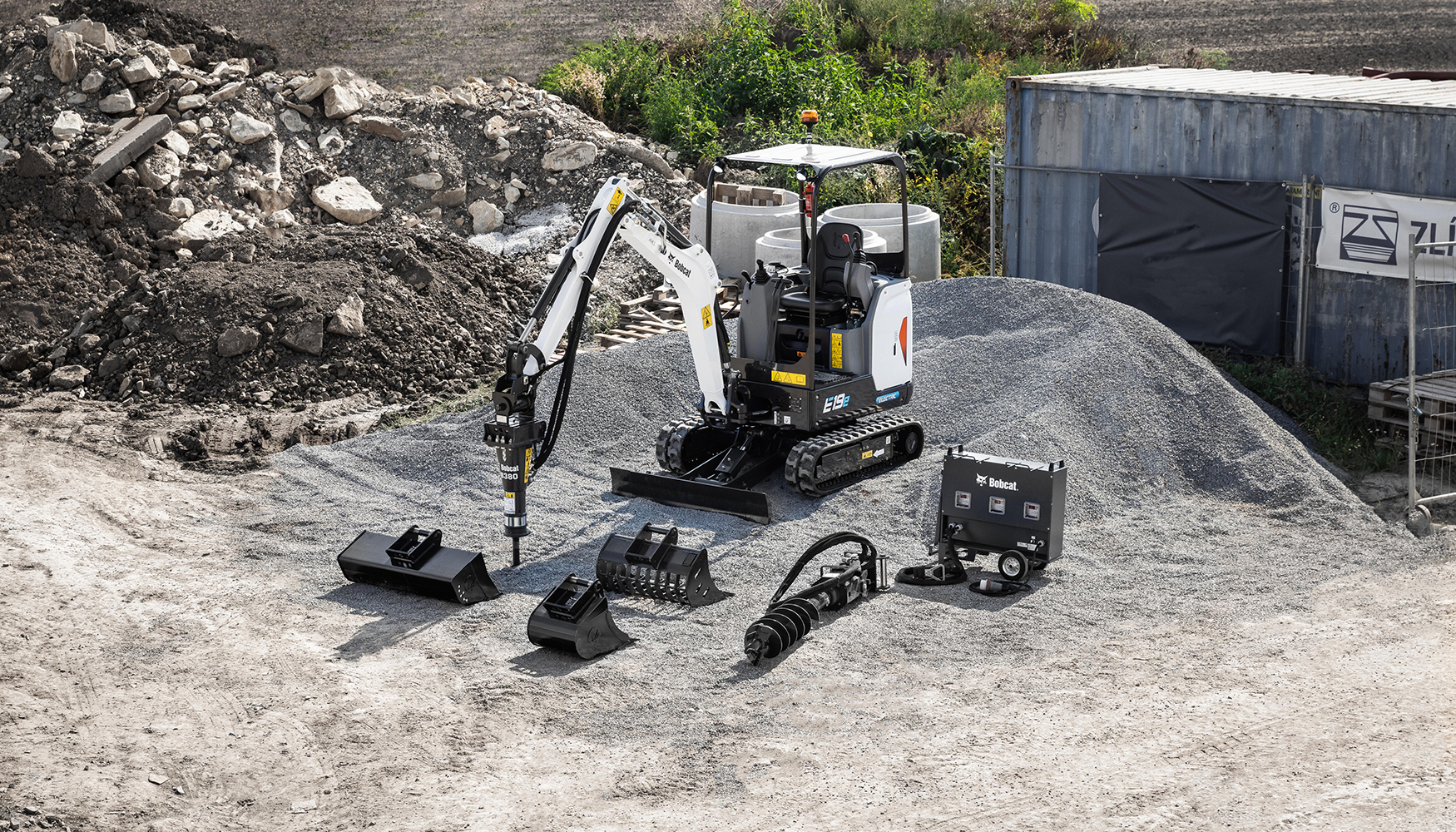 Bobcat ofrece una amplia gama de implementos para sus equipos compactos