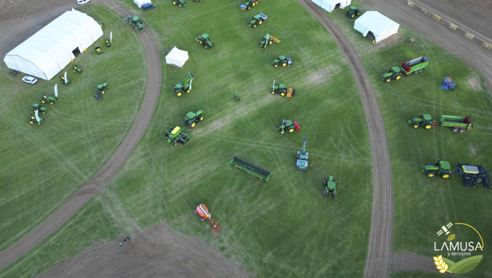 Foto de Un millar de profesionales observaron en Aragn las ltimas novedades de John Deere