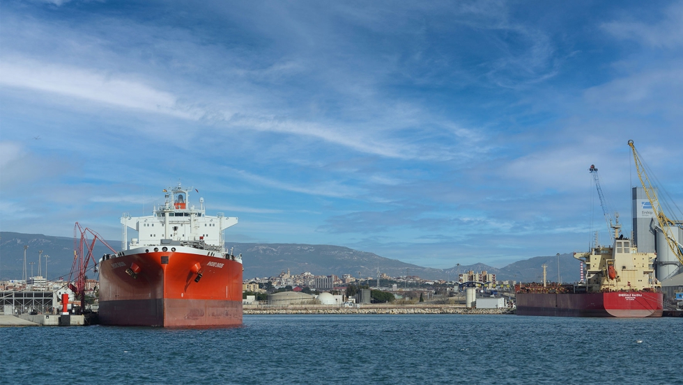 El Puerto de Tarragona mueve 10 millones de toneladas de crudo de petrleo los ltimos 12 meses