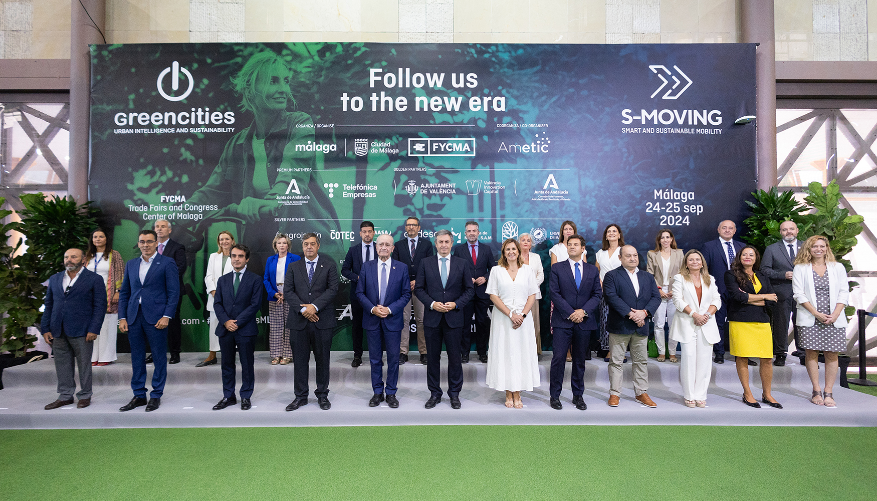 Foto de familia de la inauguracin oficial de Greencities & S-Moving 2024