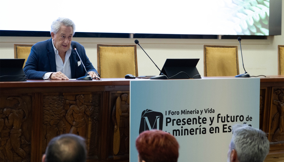 Javier Targhetta, presidente de la Fundacin Minera y Vida, durante la inauguracin del I Foro Minera y Vida