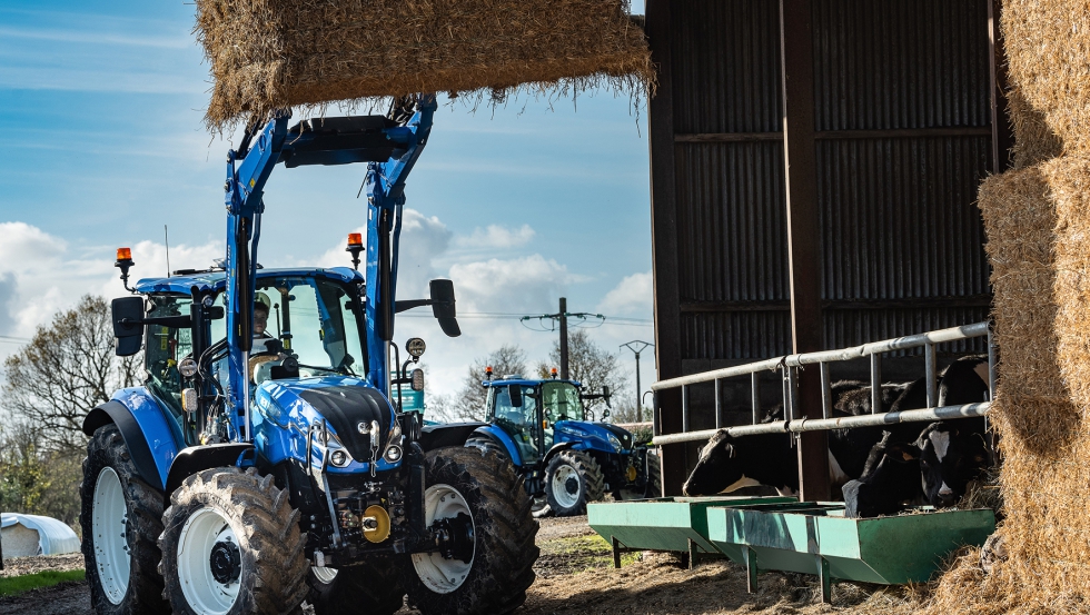 El New Holland T5 Dual Command destaca por su polivalencia