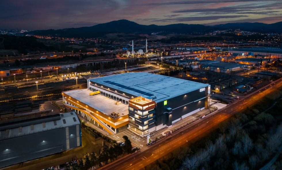 Edificio de Goodman en Castellbisbal, grupo global especializado en inmuebles industriales e infraestructuras digitales y patrocinador del informe...