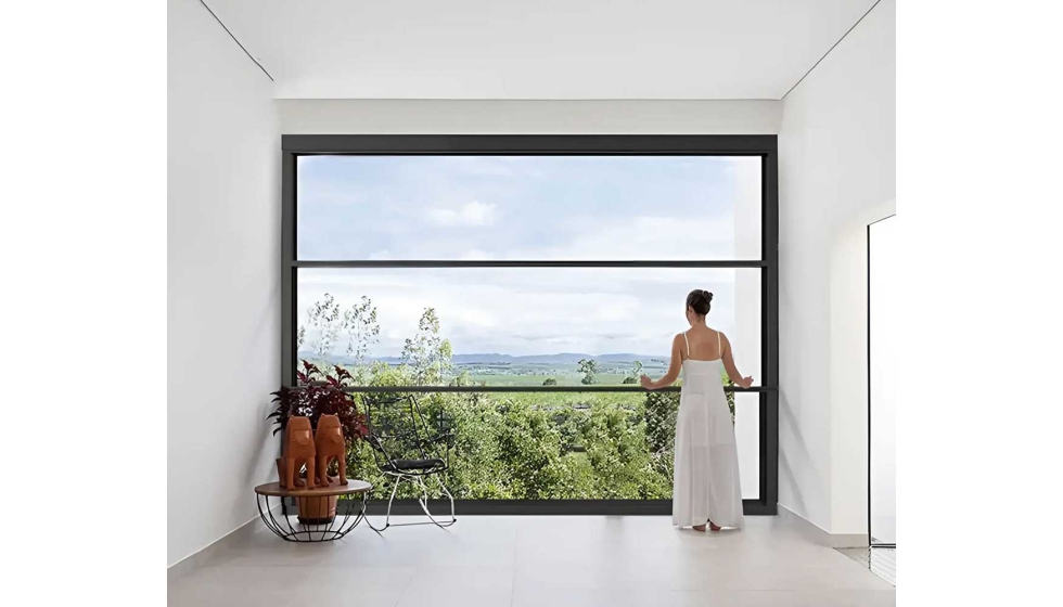 La ventana guillotina minimalista AV-Skyline Intelligent puede configurase en opciones desde 1 a 4 hojas