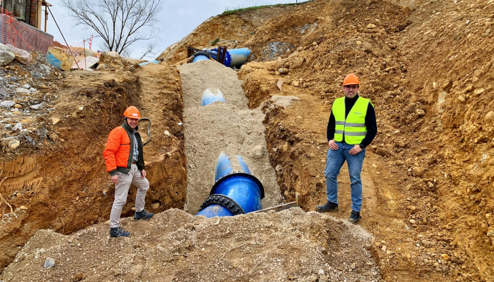 Fernando Fernandez Arias, ingeniero del Departamento Tcnico, y Pablo de la Torre San Emeterio, delegado comercial, de Saint-Gobain PAM Espaa...