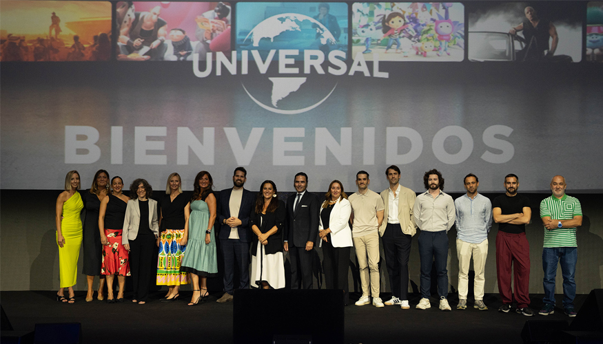 Equipo de Universal Products & Experiences Iberia, junto a miembros del equipo de Universal Pictures Espaa y de Franchise EMEA...