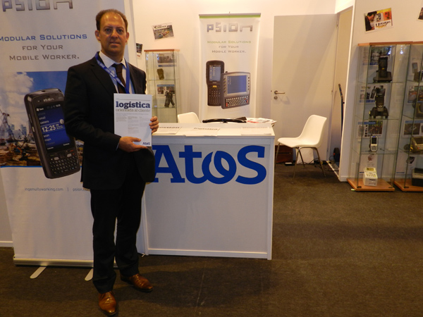 Jon Ibez, director de Negocio de Logstica en Atos, en el stand compartido con el partner Movilges en SIMO network