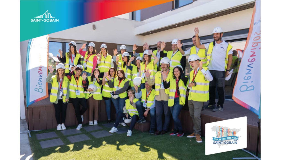 Participantes en el viaje de prensa organizado por Saint-Gobain a la fbrica de American Building System-ABS en Azuqueca de Henares...