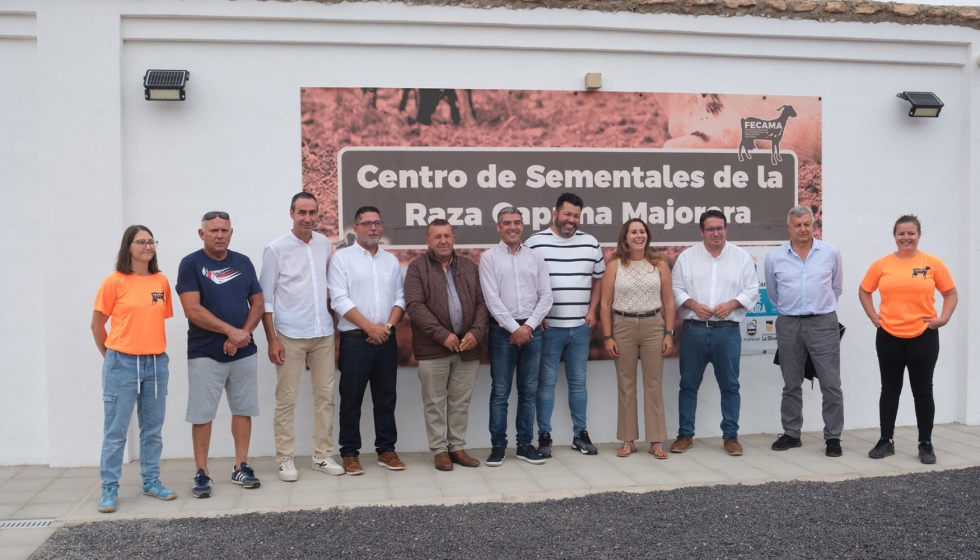 Visita de autoridades al Centro de Sementales de la Raza Caprina Majorera