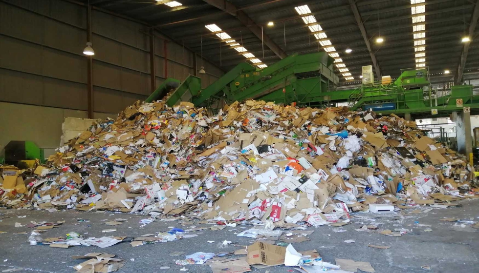 Figura1: Residuos de papel antes de su clasificacin en la planta de reciclaje. Fuente: ITENE