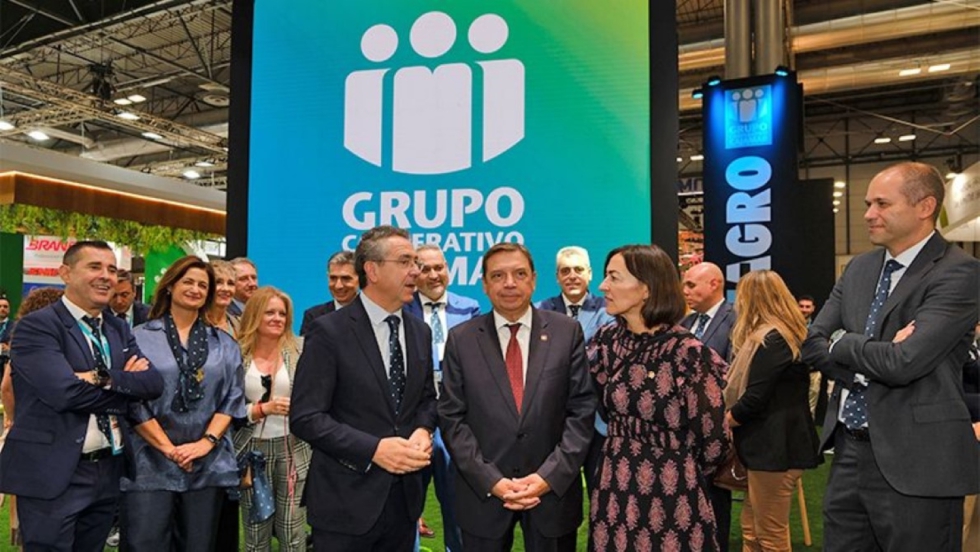 El estand de Grupo Cajamar recibi la visita del ministro de Agricultura, Luis Planas, el da de la inauguracin de la feria...