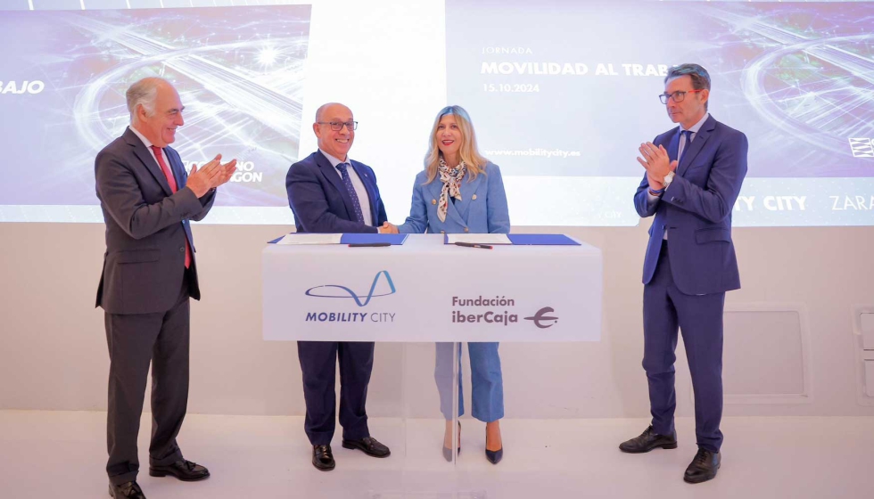 La vicepresidenta del Gobierno, Mar Vaquero, ha firmado el convenio junto a Jos� Antonio M�rida, delegado de la Jefatura Provincial de Tr�fico...