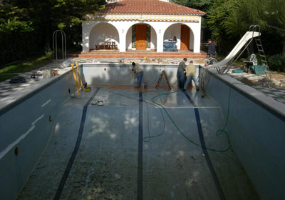 La piscina antes de la renovacin con Renolit Alkorplan