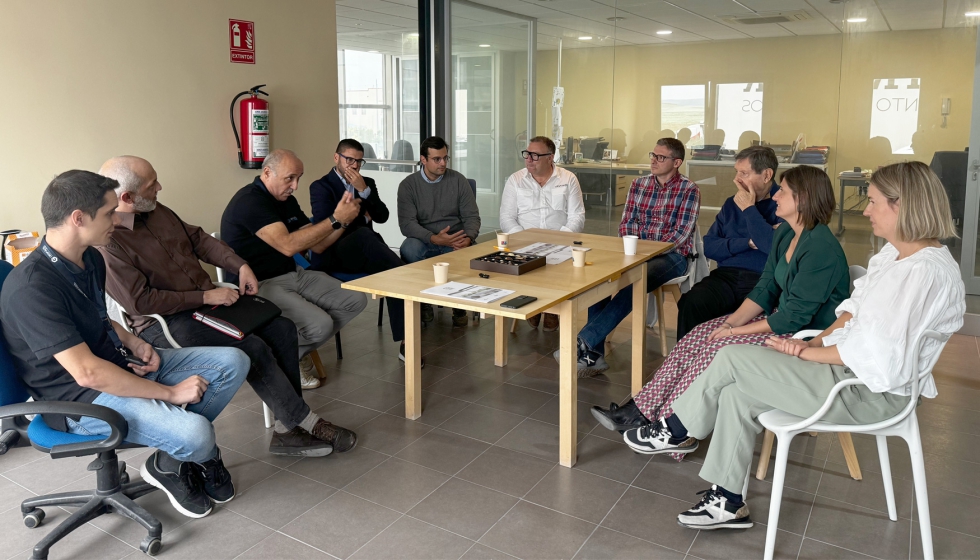 Mesa redonda celebrada recientemente en las instalaciones de Capapey, con presencia de representantes de la propia firma, de GesFcil, PTA Herrajes...