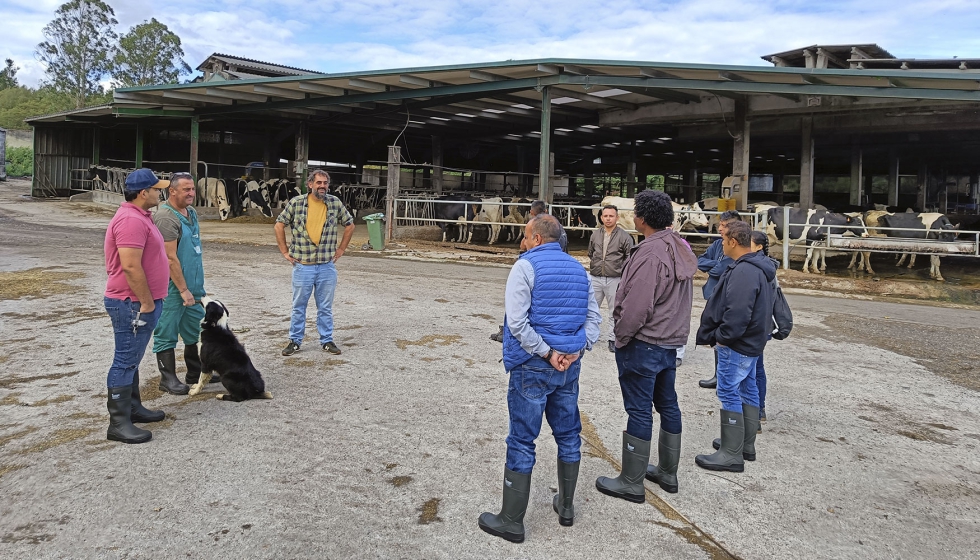 Clases prcticas de personas migrantes en una ganadera de vacuno de leche de CLUN